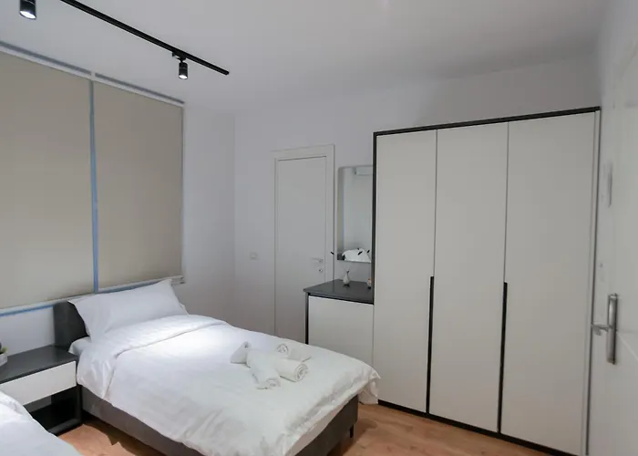 La Gioia * 티라나